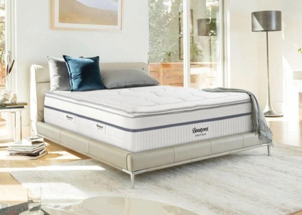 Sleepeezee Boutique Rhode Island Mattress + Premium Divan Bed